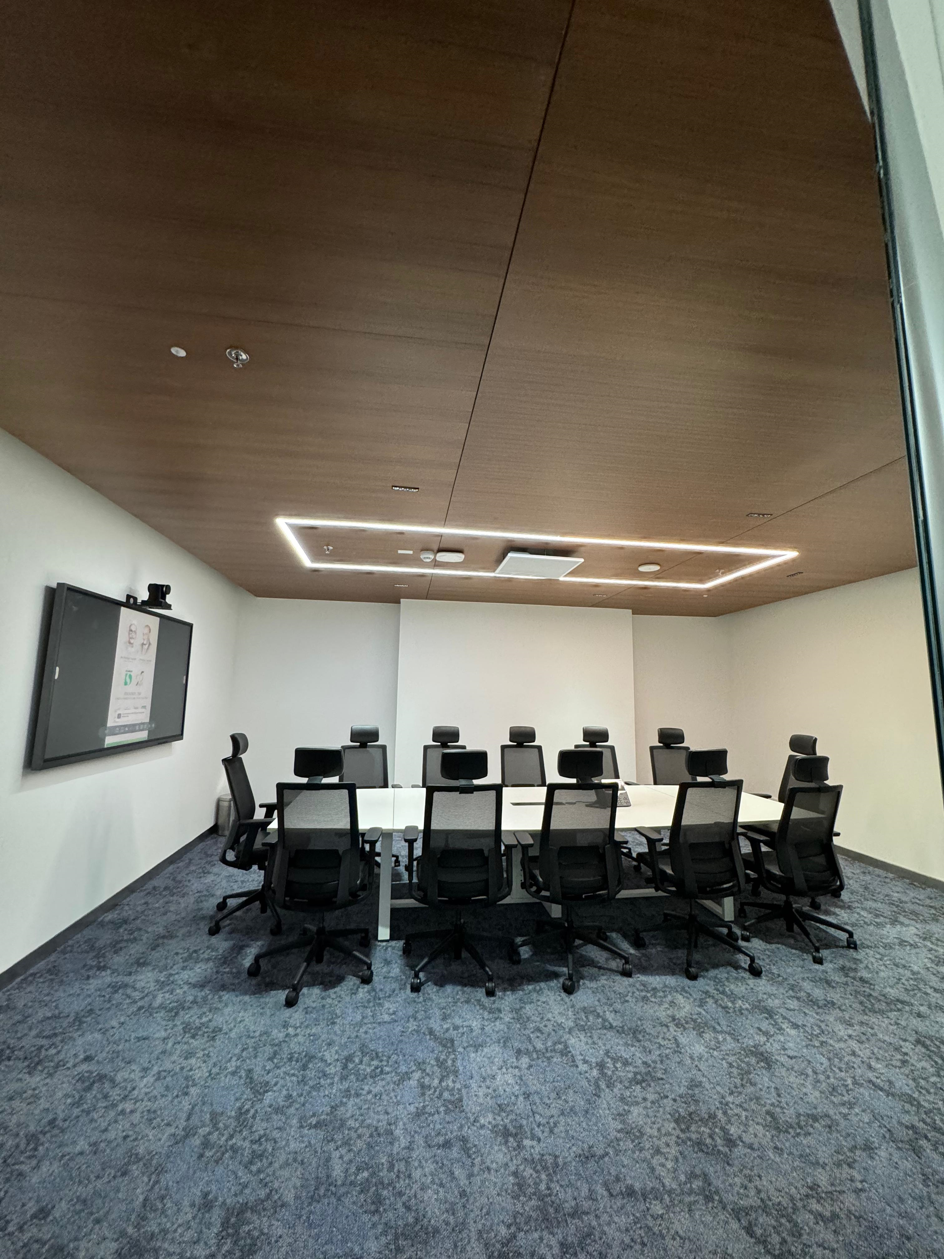 Board room DC lighting