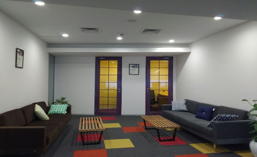 Smart Building — E-Commerce Company